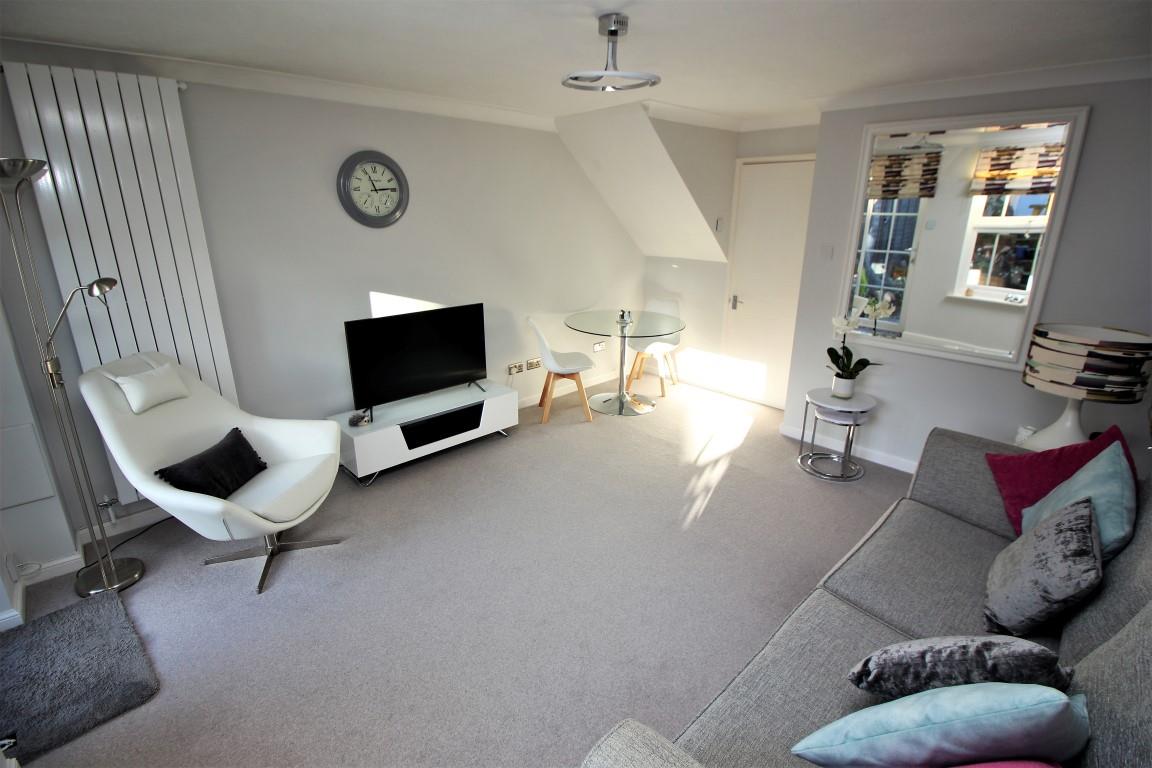 2 bed property in Bryant Place, Reading